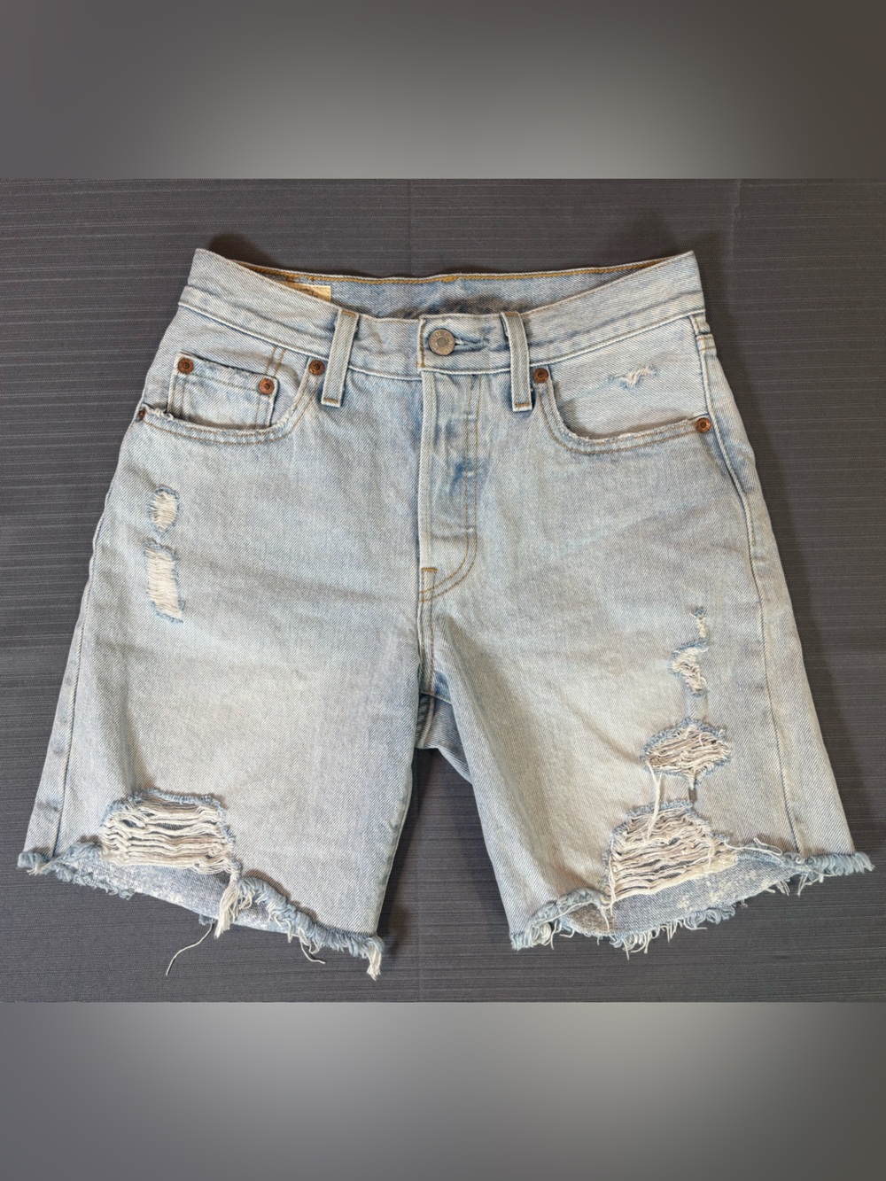 Levi’s 501 Distressed Cut Off Denim Shorts Light Wash W24 High Rise